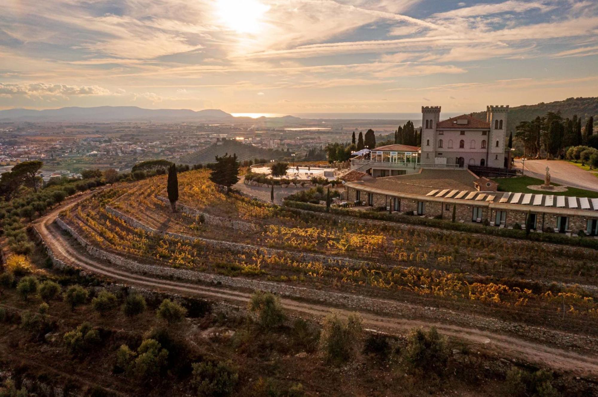 Castello Bonaria Wine & Spa Resort Campiglia Marittima Exterior foto